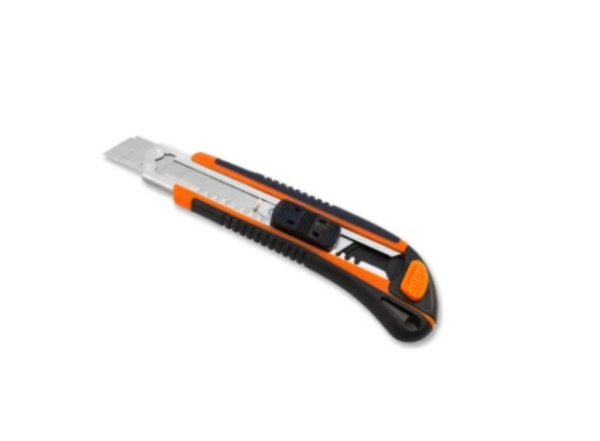 Нож 18 мм выдвижное лезвие +4 лезвия Tulips IR16-184